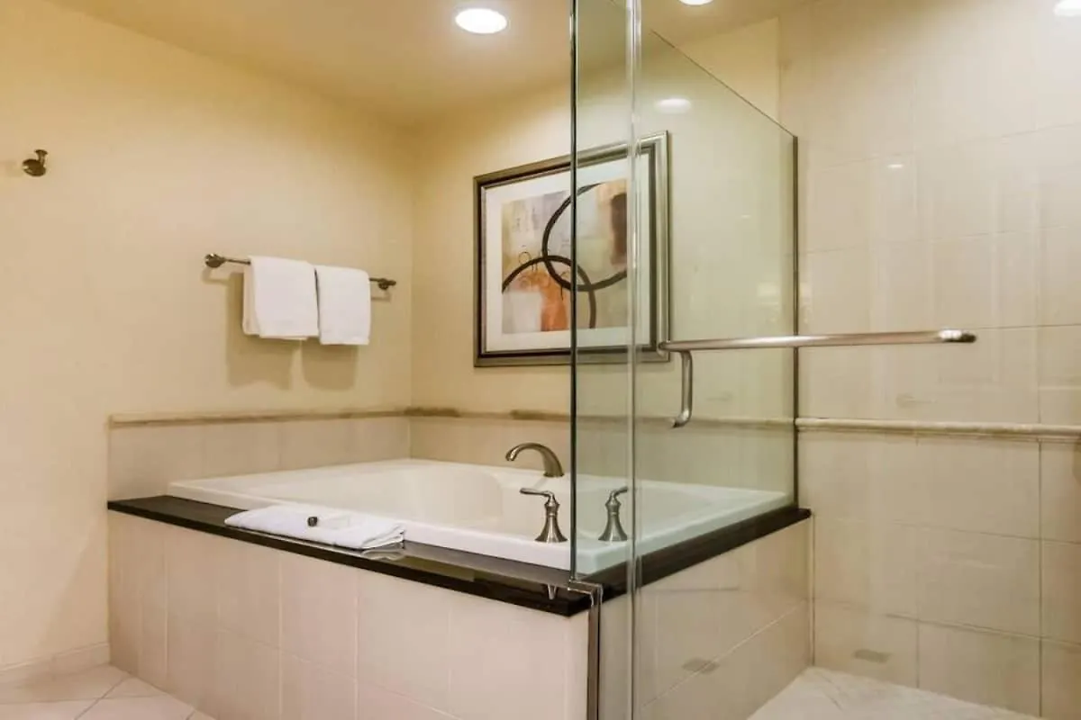 Signature Suites By Voyargo Deluxe Strip View Studios
